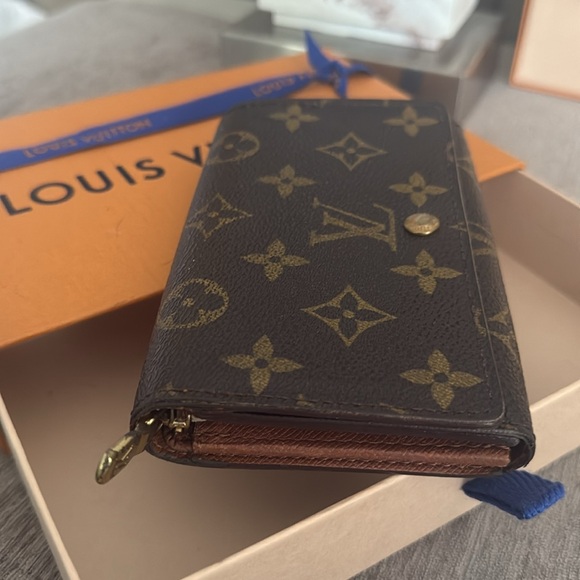 Louis Vuitton monogram wallet -Authentic - Picture 5 of 15